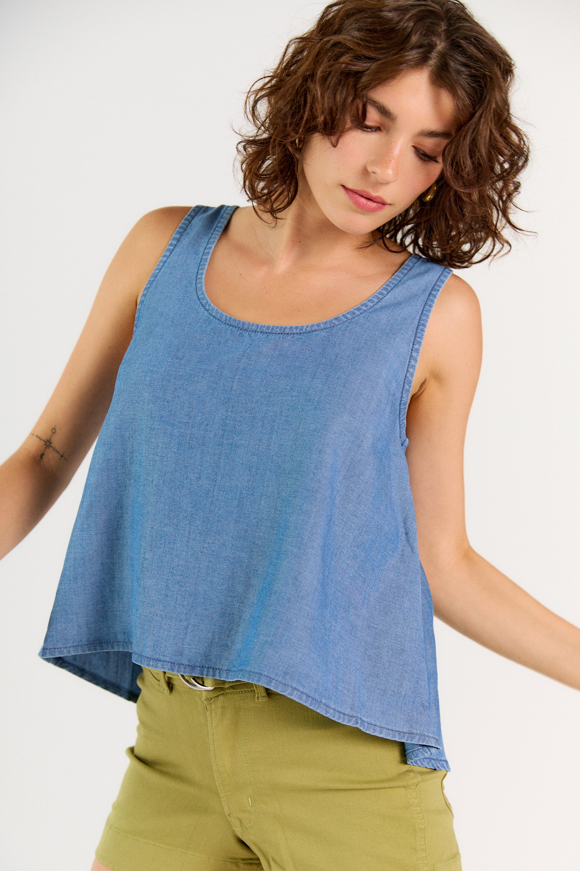 Wabi Sabi Crop Tank - Medium Wash